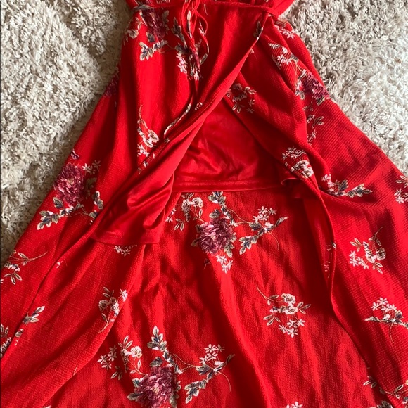 Women’s dress - Picture 3 of 3